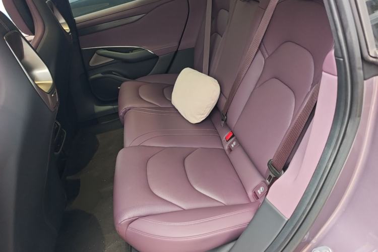 Used Xiaomi Auto SU7 2024 Four-Wheel Drive Ultra-Long Range Advanced Intelligent Driving Max Edition Left Rear Seat