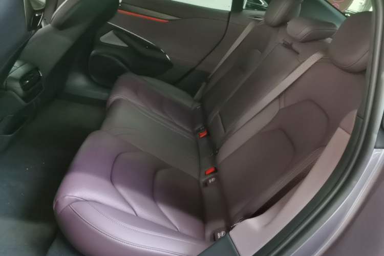 Used Xiaomi Auto SU7 2024 Four-Wheel Drive Ultra-Long Range Advanced Intelligent Driving Max Edition Left Rear Seat