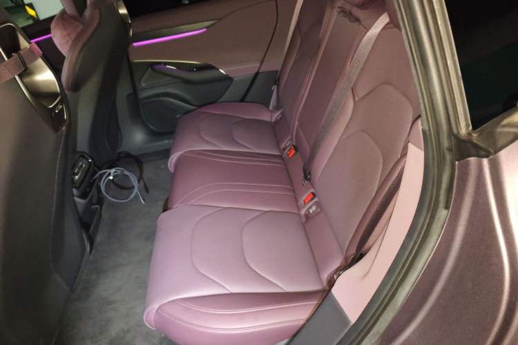Used Xiaomi Auto SU7 2024 Rear-Drive Ultra-Long Range Advanced Pro-Level Intelligent Driving Version Left Rear Seat