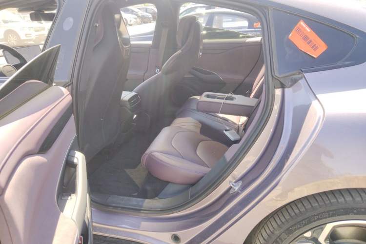 Used Xiaomi Auto SU7 2024 Four-Wheel Drive Ultra-Long Range Advanced Intelligent Driving Max Edition Left Rear Seat
