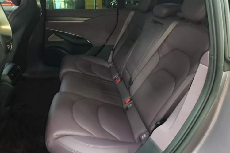 Used Xiaomi Auto SU7 2024 Four-Wheel Drive Ultra-Long Range Advanced Intelligent Driving Max Edition Left Rear Seat