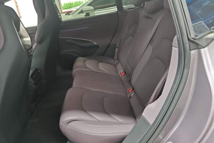 Used Xiaomi Auto SU7 2024 Rear-Drive Long-Range Intelligent Driving Version Left Rear Seat