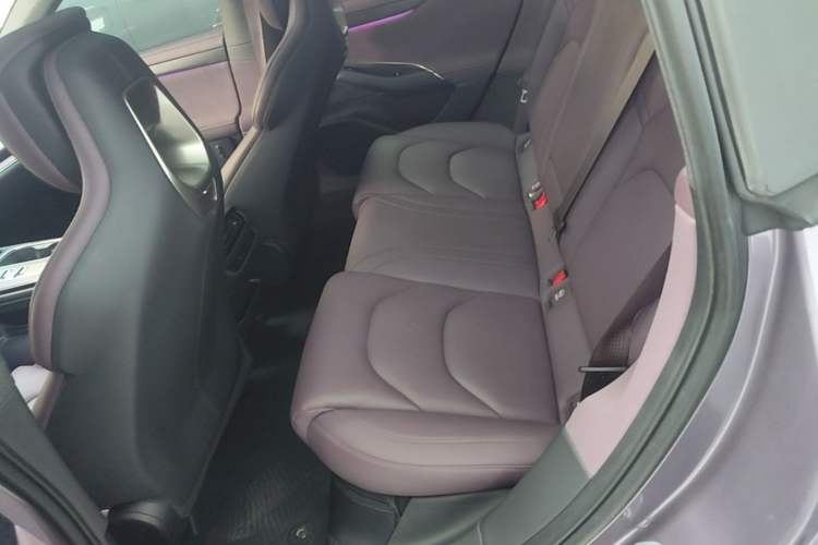 Used Xiaomi Auto SU7 2024 Rear-Drive Long-Range Intelligent Driving Version Left Rear Seat