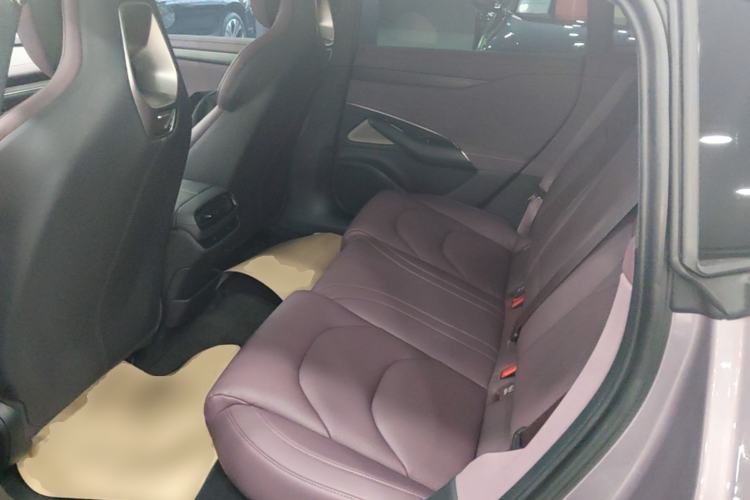 Used Xiaomi Auto SU7 2024 Rear-Drive Ultra-Long Range Advanced Pro-Level Intelligent Driving Version Left Rear Seat