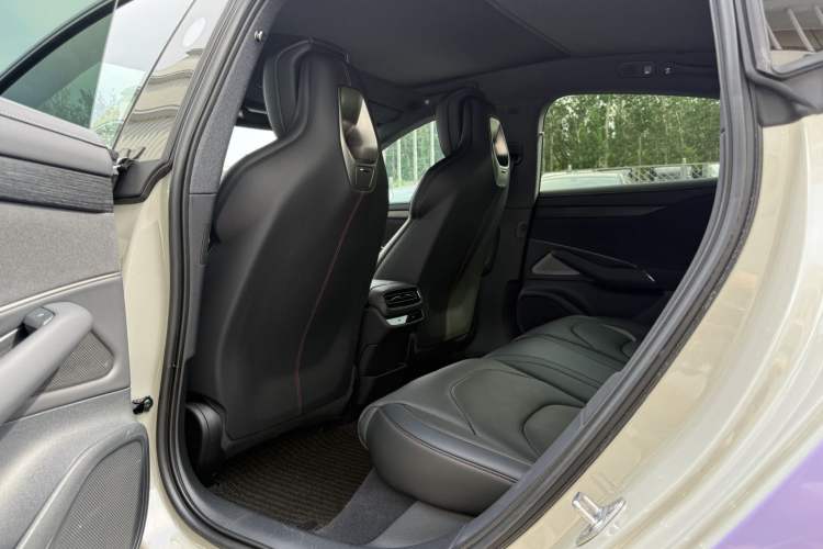 Used Xiaomi Auto SU7 2024 Rear-Drive Long-Range Intelligent Driving Version Left Rear Seat
