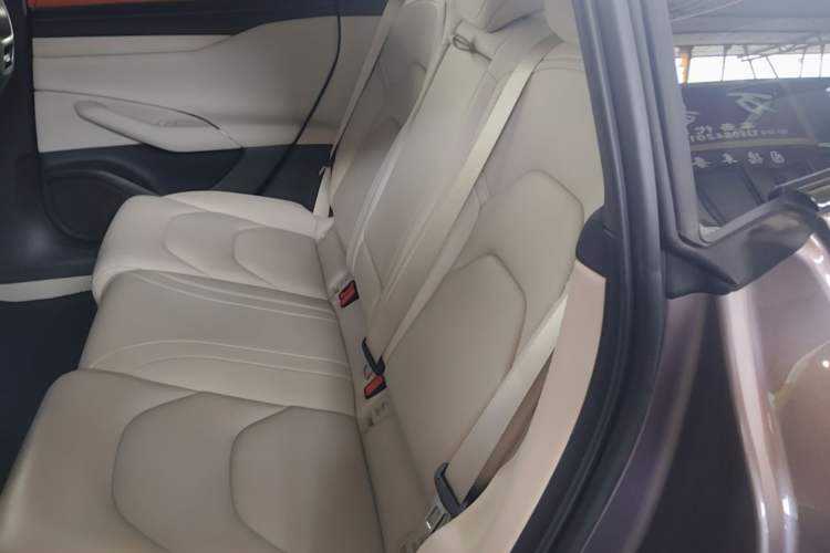 Used Xiaomi Auto SU7 2024 Rear-Drive Ultra-Long Range Advanced Pro-Level Intelligent Driving Version Left Rear Seat