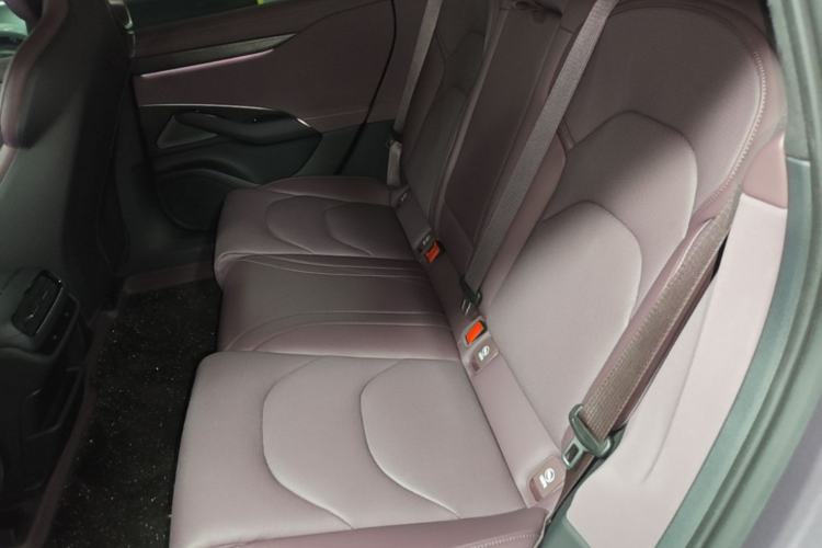 Used Xiaomi Auto SU7 2024 Four-Wheel Drive Ultra-Long Range Advanced Intelligent Driving Max Edition Left Rear Seat