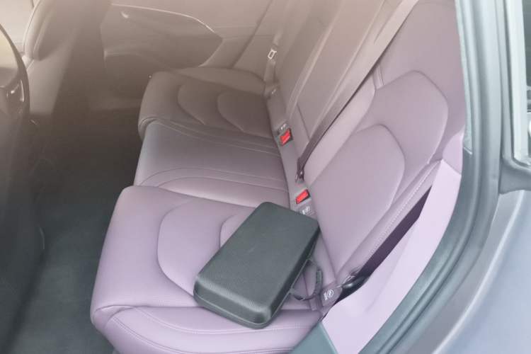Used Xiaomi Auto SU7 2024 Rear-Drive Long-Range Intelligent Driving Version Left Rear Seat