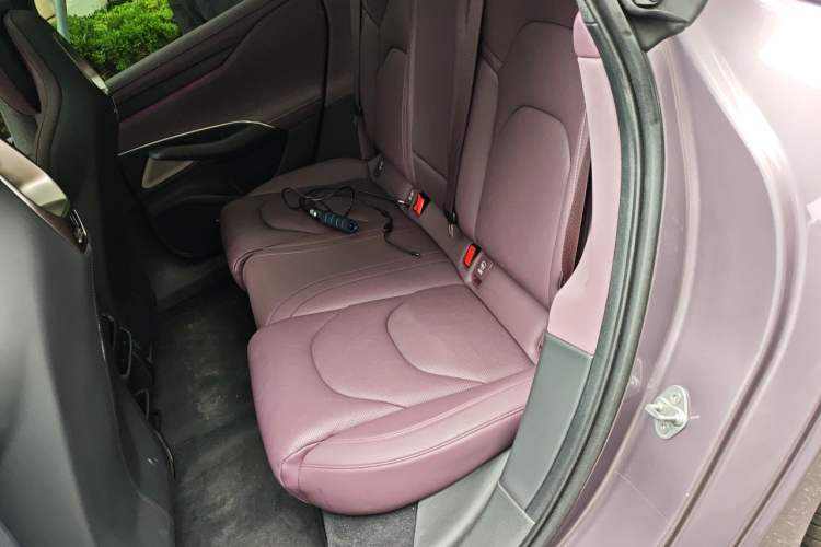 Used Xiaomi Auto SU7 2024 Rear-Drive Ultra-Long Range Advanced Pro-Level Intelligent Driving Version Left Rear Seat