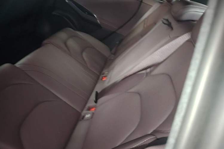 Used Xiaomi Auto SU7 2024 Rear-Drive Long-Range Intelligent Driving Version Left Rear Seat