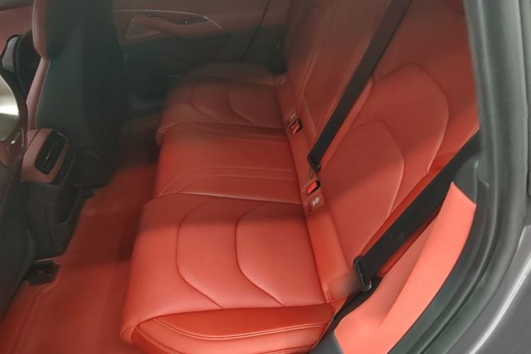 Used Xiaomi Auto SU7 2024 Four-Wheel Drive Ultra-Long Range Advanced Intelligent Driving Max Edition Left Rear Seat
