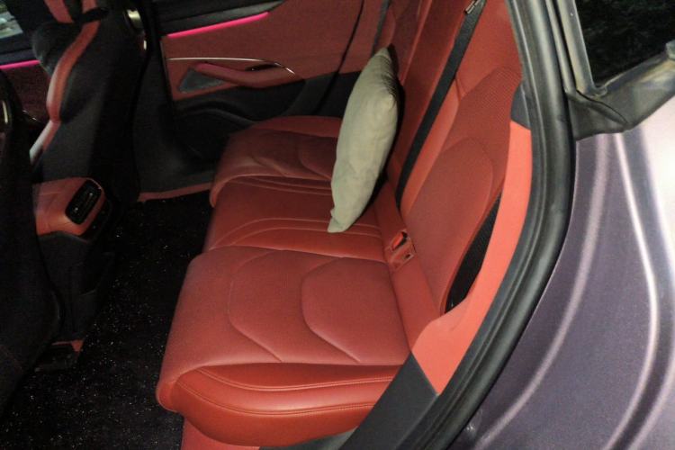 Used Xiaomi Auto SU7 2024 Four-Wheel Drive Ultra-Long Range Advanced Intelligent Driving Max Edition Left Rear Seat