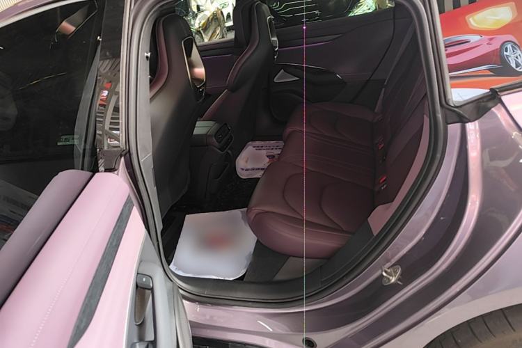 Used Xiaomi Auto SU7 2024 Four-Wheel Drive Ultra-Long Range Advanced Intelligent Driving Max Edition Left Rear Seat