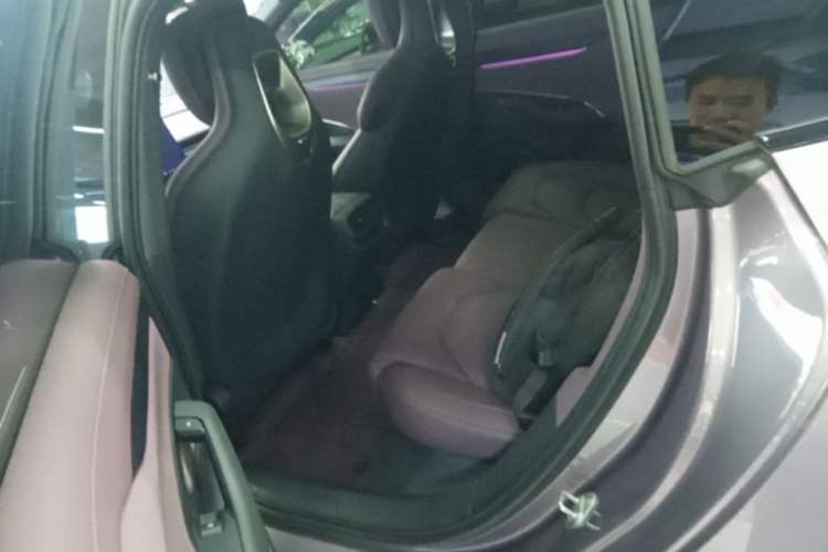 Used Xiaomi Auto SU7 2024 Rear-Drive Long-Range Intelligent Driving Version Left Rear Seat