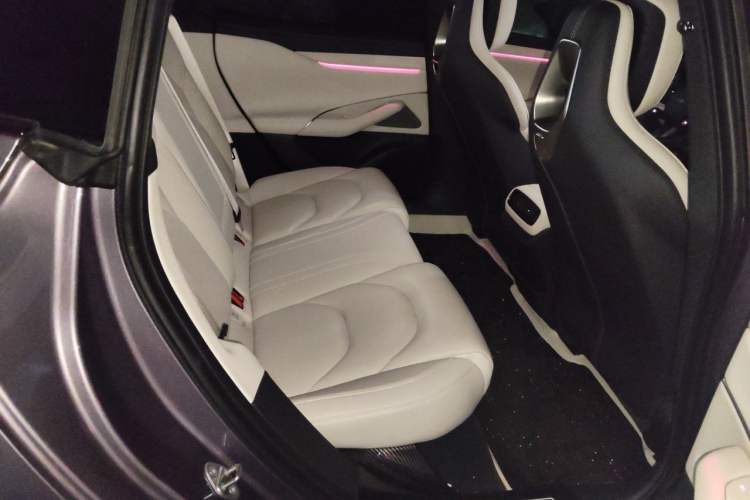 Used Xiaomi Auto SU7 2024 Four-Wheel Drive Ultra-Long Range Advanced Intelligent Driving Max Edition Left Rear Seat