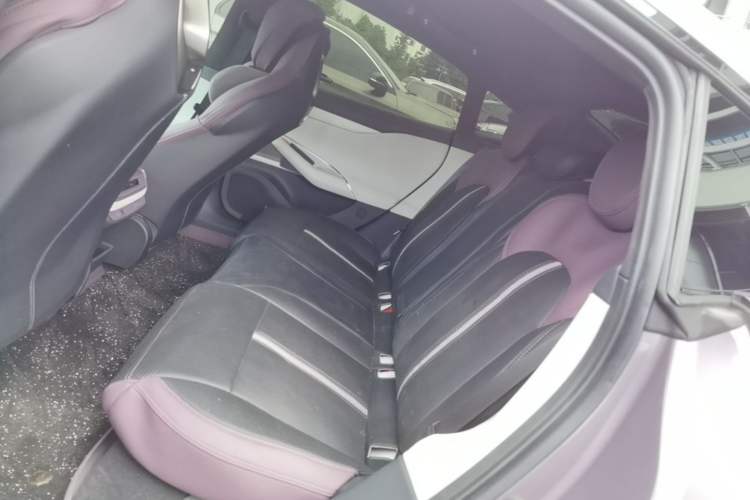 Used Xiaomi Auto SU7 2024 Four-Wheel Drive Ultra-Long Range Advanced Intelligent Driving Max Edition Left Rear Seat