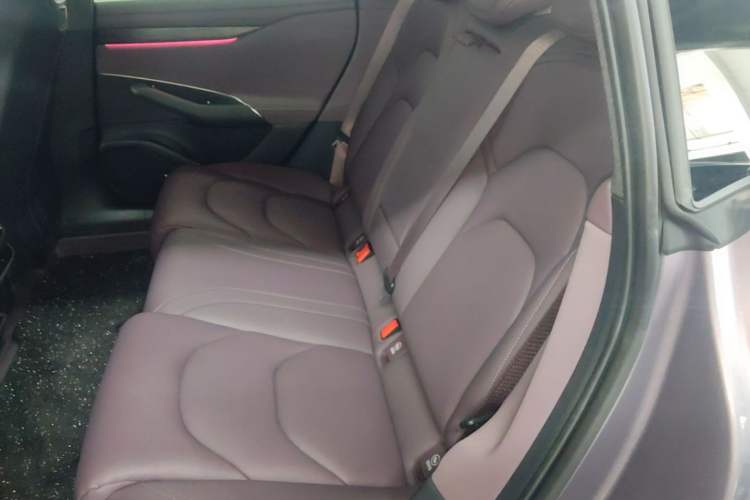 Used Xiaomi Auto SU7 2024 Rear-Drive Long-Range Intelligent Driving Version Left Rear Seat
