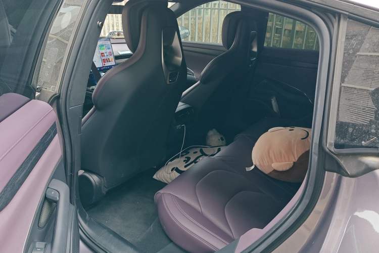 Used Xiaomi Auto SU7 2024 Four-Wheel Drive Ultra-Long Range Advanced Intelligent Driving Max Edition Left Rear Seat