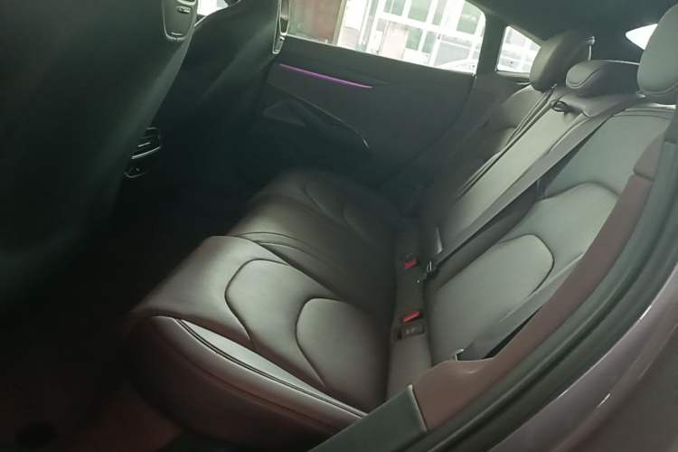 Used Xiaomi Auto SU7 2024 Four-Wheel Drive Ultra-Long Range Advanced Intelligent Driving Max Edition Left Rear Seat