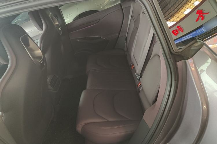 Used Xiaomi Auto SU7 2024 Rear-Drive Ultra-Long Range Advanced Pro-Level Intelligent Driving Version Left Rear Seat