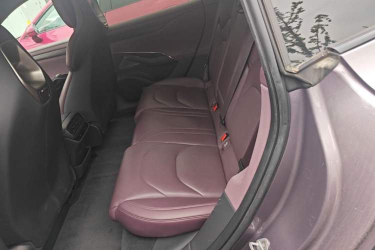 Used Xiaomi Auto SU7 2024 Four-Wheel Drive Ultra-Long Range Advanced Intelligent Driving Max Edition Left Rear Seat