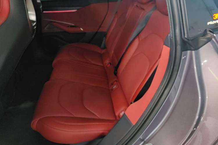 Used Xiaomi Auto SU7 2024 Rear-Drive Ultra-Long Range Advanced Pro-Level Intelligent Driving Version Left Rear Seat