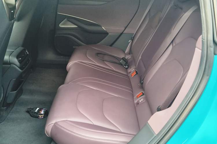 Used Xiaomi Auto SU7 2024 Rear-Drive Long-Range Intelligent Driving Version Left Rear Seat