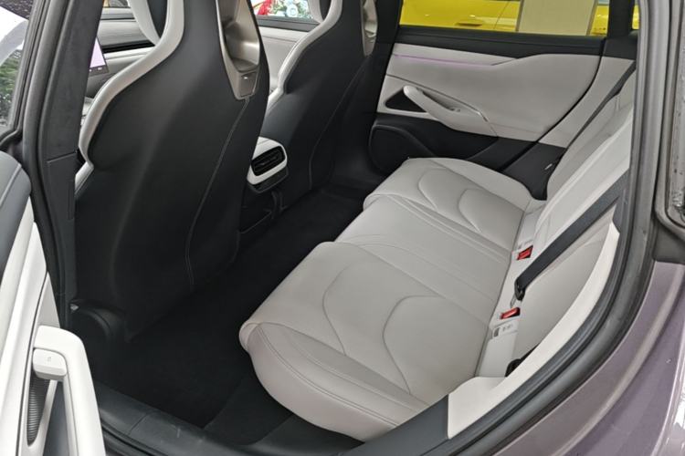 Used Xiaomi Auto SU7 2024 Four-Wheel Drive Ultra-Long Range Advanced Intelligent Driving Max Edition Left Rear Seat