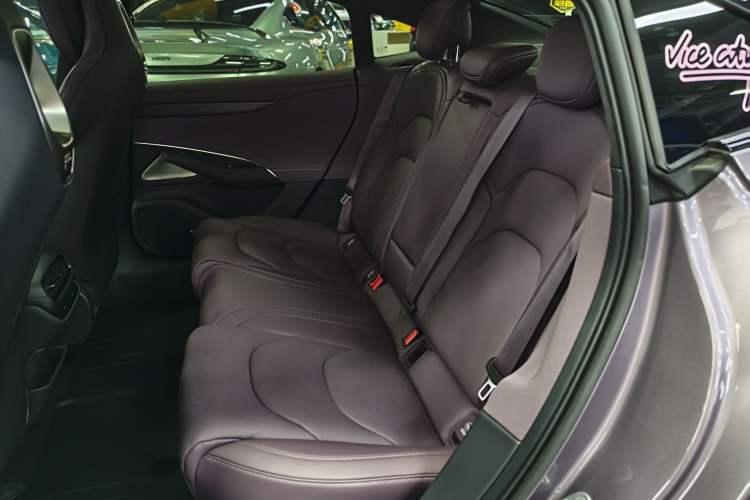 Used Xiaomi Auto SU7 2024 Four-Wheel Drive Ultra-Long Range Advanced Intelligent Driving Max Edition Left Rear Seat