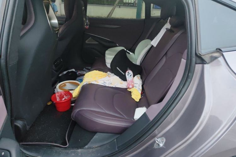 Used Xiaomi Auto SU7 2024 Four-Wheel Drive Ultra-Long Range Advanced Intelligent Driving Max Edition Left Rear Seat