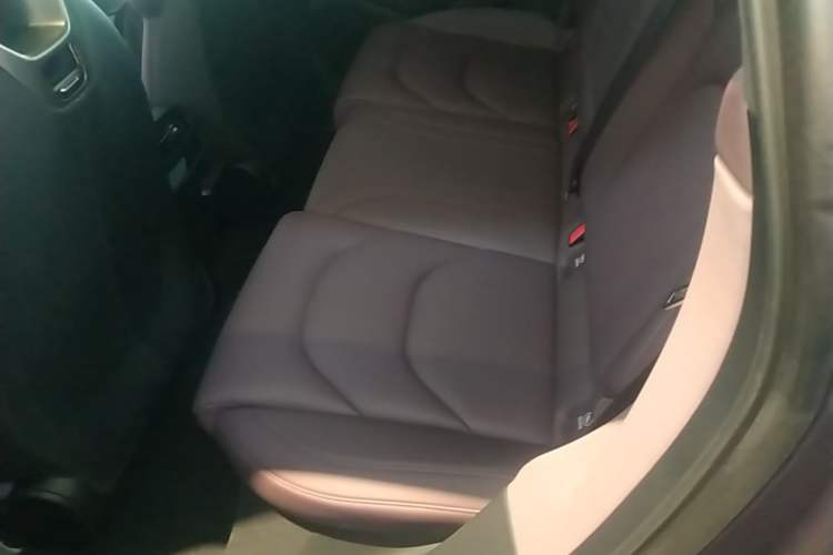 Used Xiaomi Auto SU7 2024 Four-Wheel Drive Ultra-Long Range Advanced Intelligent Driving Max Edition Left Rear Seat