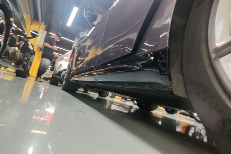 Used Xiaomi Auto SU7 2024 Four-Wheel Drive Ultra-Long Range Advanced Intelligent Driving Max Edition Left Side Sill