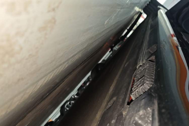Used Xiaomi Auto SU7 2024 Four-Wheel Drive Ultra-Long Range Advanced Intelligent Driving Max Edition Left Side Sill