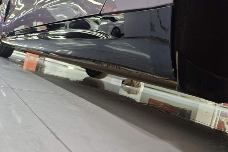 Used Xiaomi Auto SU7 2024 Rear-Drive Long-Range Intelligent Driving Version Left Side Sill