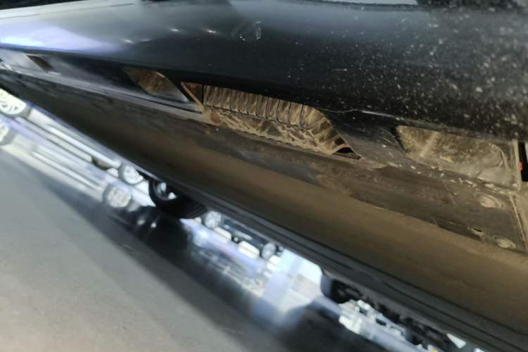 Used Xiaomi Auto SU7 2024 Rear-Drive Standard Founder Edition Left Side Sill