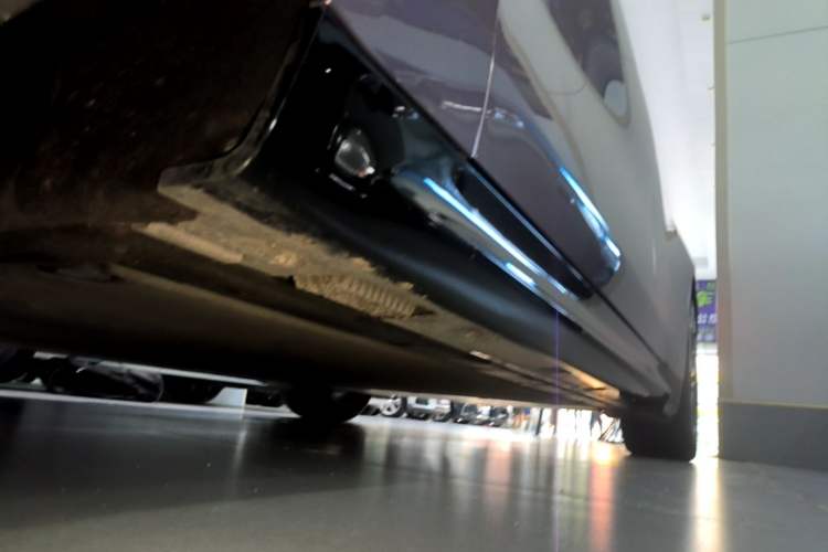 Used Xiaomi Auto SU7 2024 Four-Wheel Drive Ultra-Long Range Advanced Intelligent Driving Max Edition Left Side Sill