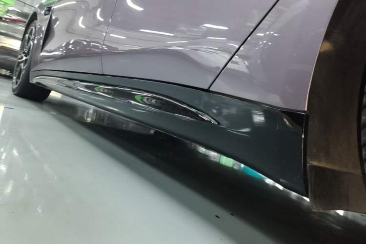 Used Xiaomi Auto SU7 2024 Four-Wheel Drive Ultra-Long Range Advanced Intelligent Driving Max Edition Left Side Sill