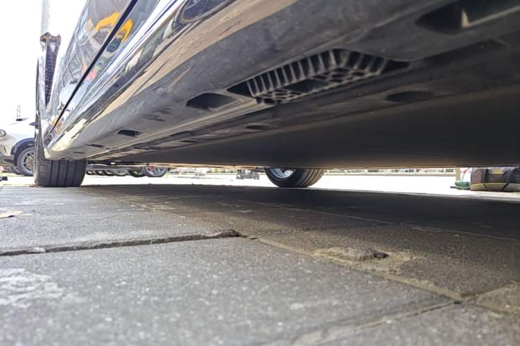 Used Xiaomi Auto SU7 2024 Four-Wheel Drive Ultra-Long Range Advanced Intelligent Driving Max Edition Left Side Sill