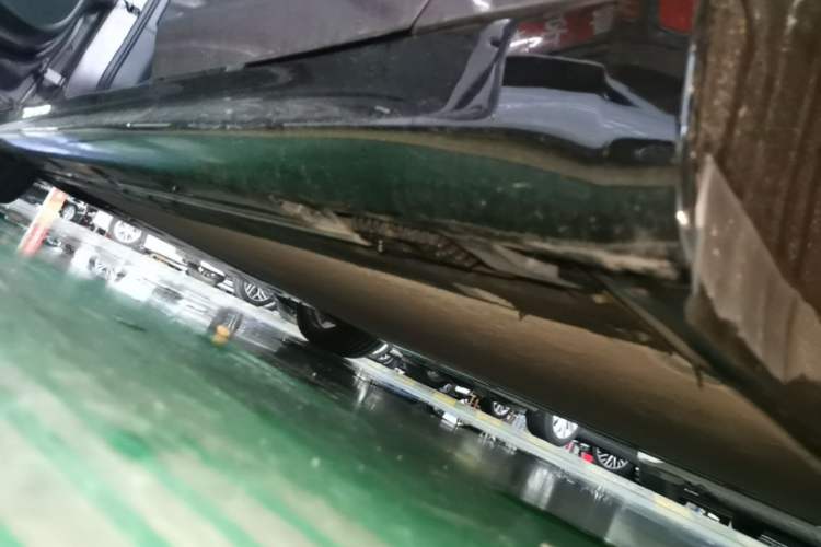Used Xiaomi Auto SU7 2024 Rear-Drive Long-Range Intelligent Driving Version Left Side Sill