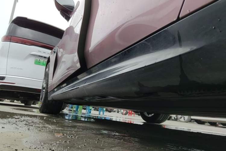 Used Xiaomi Auto SU7 2024 Rear-Drive Long-Range Intelligent Driving Version Left Side Sill