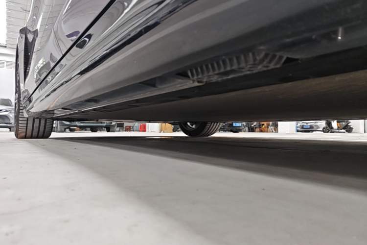 Used Xiaomi Auto SU7 2024 Rear-Drive Long-Range Intelligent Driving Version Left Side Sill