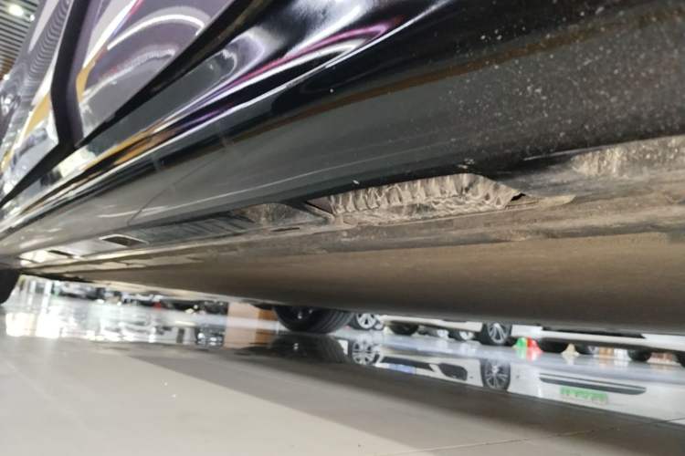 Used Xiaomi Auto SU7 2024 Four-Wheel Drive Ultra-Long Range Advanced Intelligent Driving Max Edition Left Side Sill