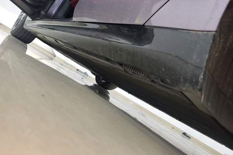 Used Xiaomi Auto SU7 2024 Rear-Drive Long-Range Intelligent Driving Version Left Side Sill