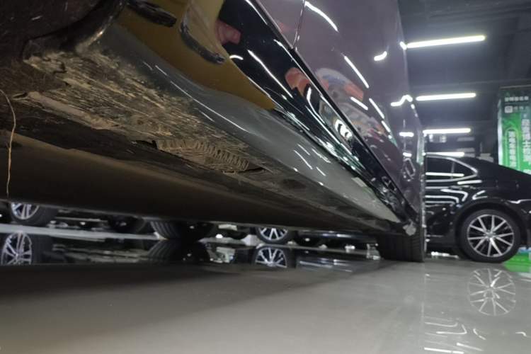 Used Xiaomi Auto SU7 2024 Four-Wheel Drive Ultra-Long Range Advanced Intelligent Driving Max Edition Left Side Sill