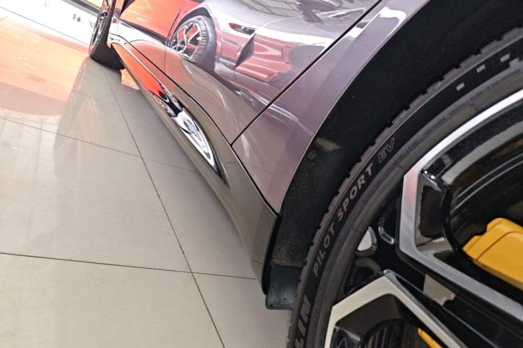 Used Xiaomi Auto SU7 2024 Rear-Drive Long-Range Intelligent Driving Version Left Side Sill