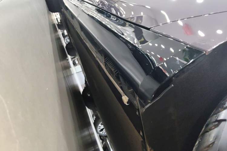 Used Xiaomi Auto SU7 2024 Rear-Drive Ultra-Long Range Advanced Pro-Level Intelligent Driving Version Left Side Sill