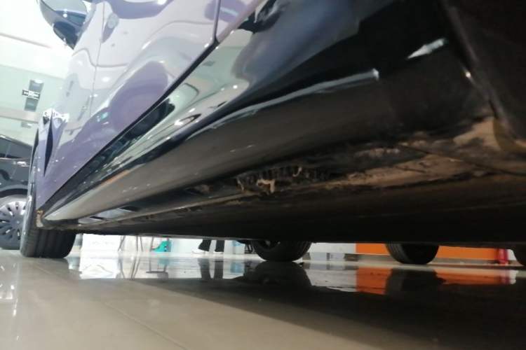Used Xiaomi Auto SU7 2024 Rear-Drive Long-Range Intelligent Driving Version Left Side Sill