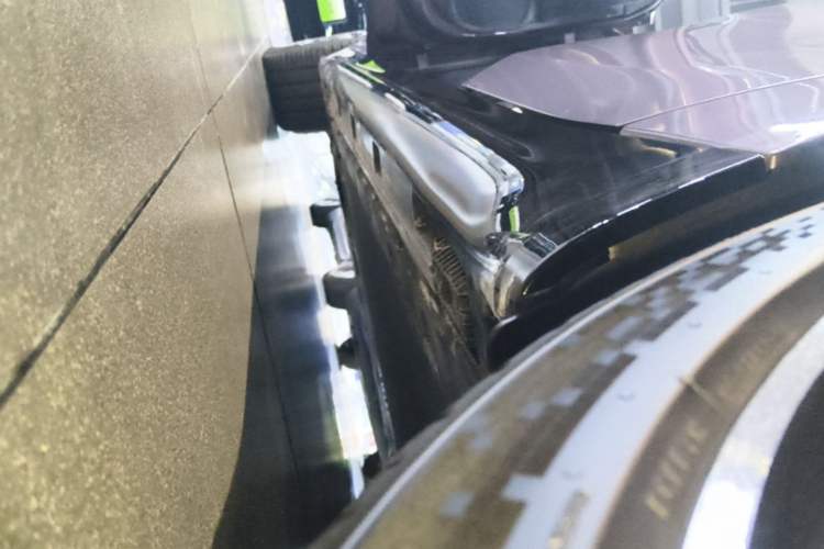 Used Xiaomi Auto SU7 2024 Rear-Drive Ultra-Long Range Advanced Pro-Level Intelligent Driving Version Left Side Sill