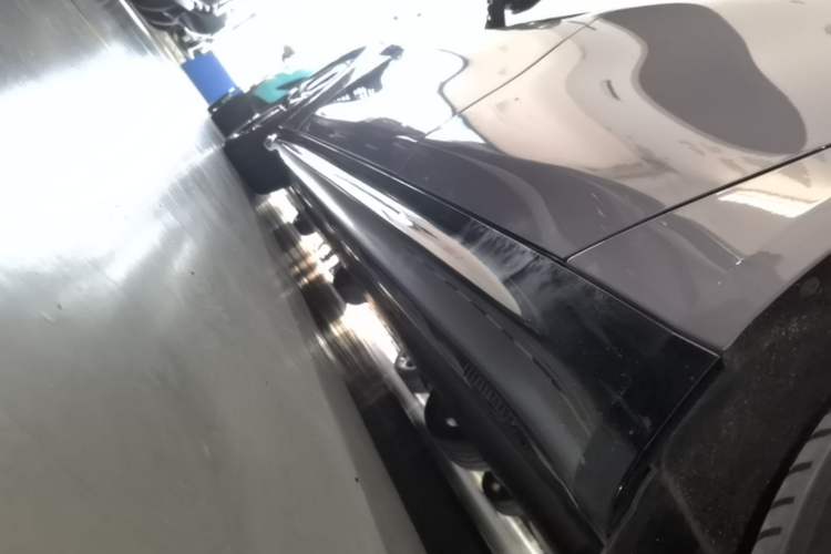 Used Xiaomi Auto SU7 2024 Four-Wheel Drive Ultra-Long Range Advanced Intelligent Driving Max Edition Left Side Sill