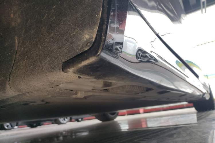 Used Xiaomi Auto SU7 2024 Four-Wheel Drive Ultra-Long Range Advanced Intelligent Driving Max Edition Left Side Sill